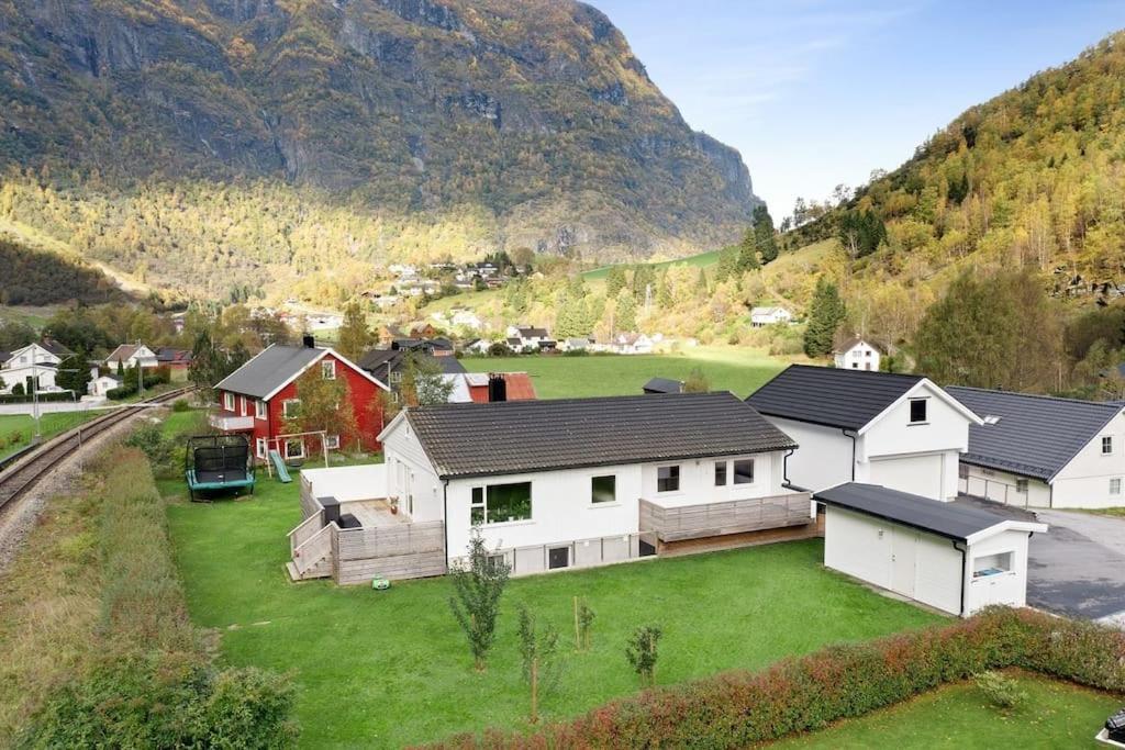 Villa Fint Hus I Flam Aurland Esterno foto